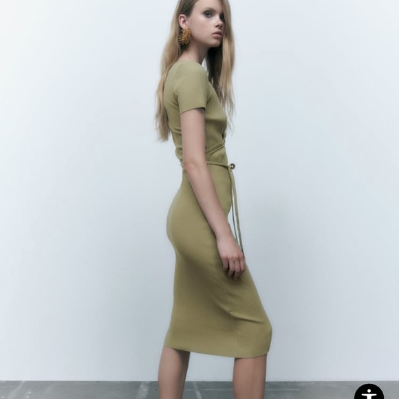 Ribbed Midi Dress - Picture 6 of 10